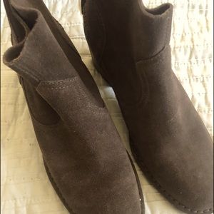 UGG Tan suede boots